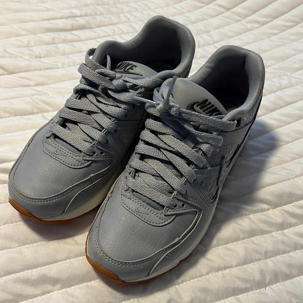Wmns Air Max Command Premium ‘Wolf Grey’